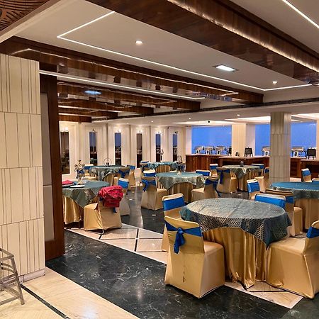 Hotel Sb Castle Kanpur Zewnętrze zdjęcie