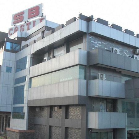 Hotel Sb Castle Kanpur Zewnętrze zdjęcie