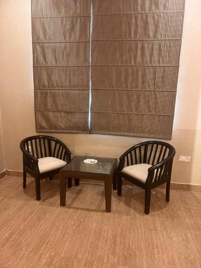 Hotel Sb Castle Kanpur Zewnętrze zdjęcie
