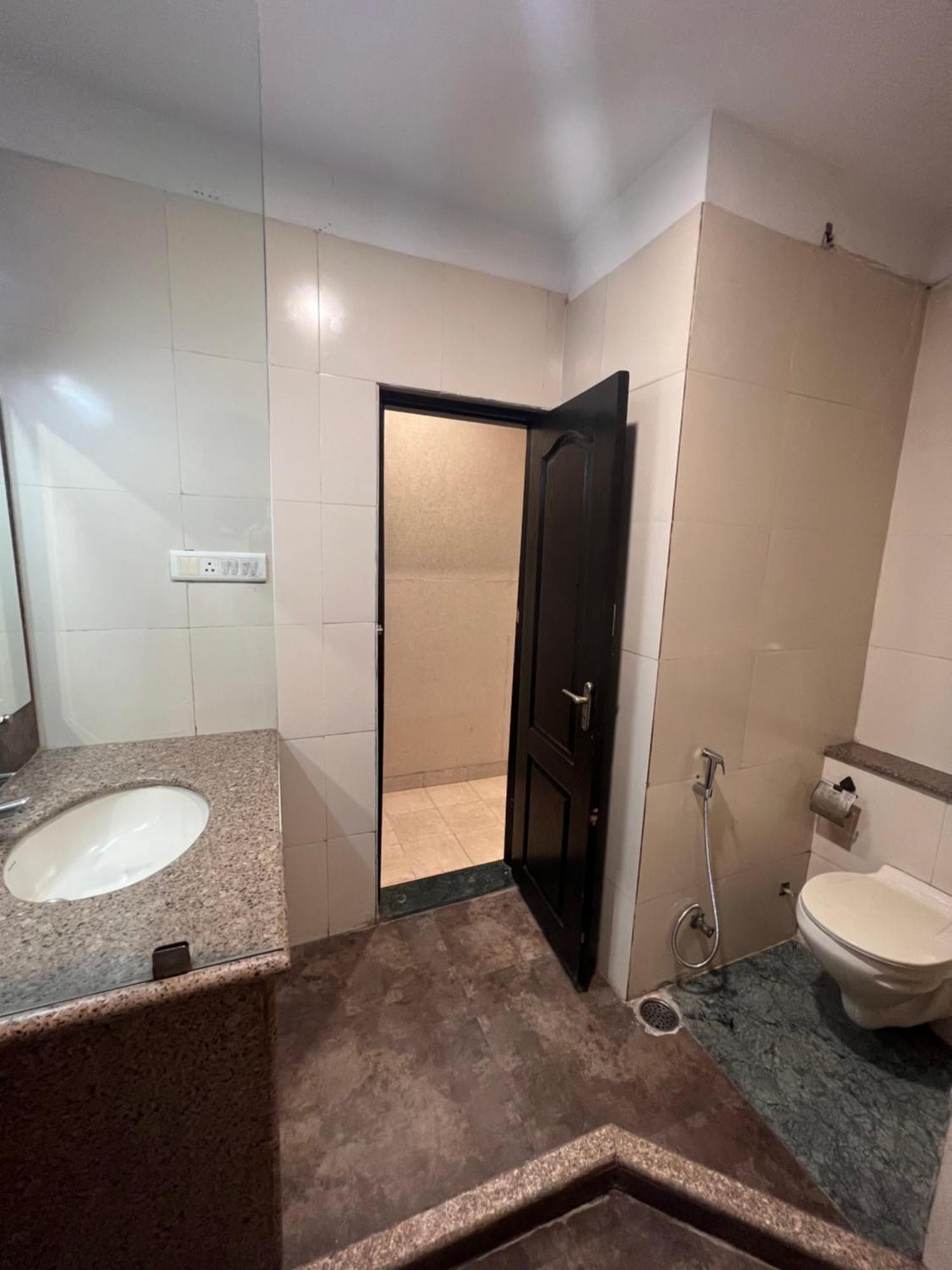 Hotel Sb Castle Kanpur Zewnętrze zdjęcie
