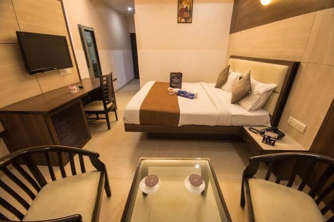 Hotel Sb Castle Kanpur Zewnętrze zdjęcie