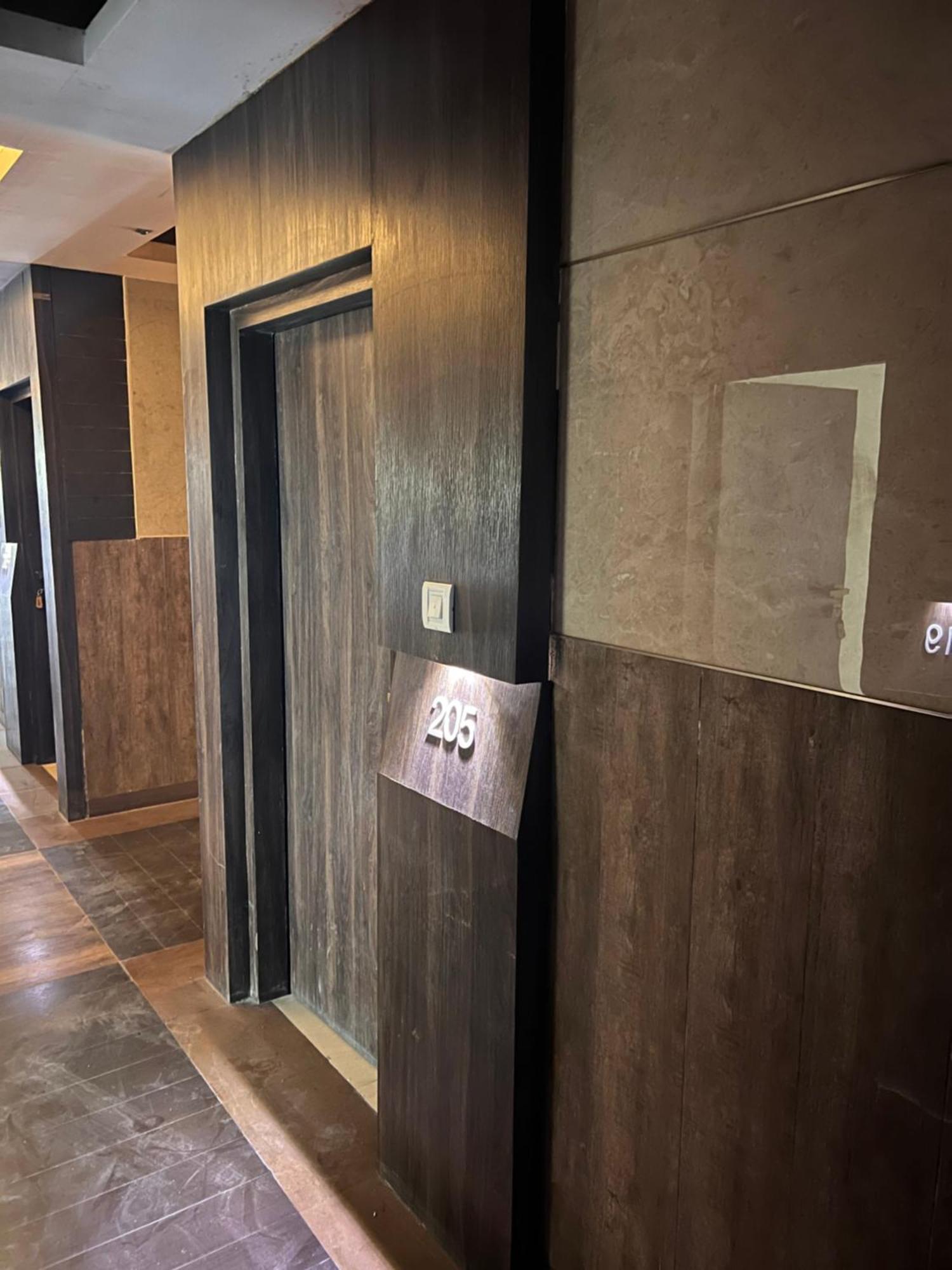 Hotel Sb Castle Kanpur Zewnętrze zdjęcie