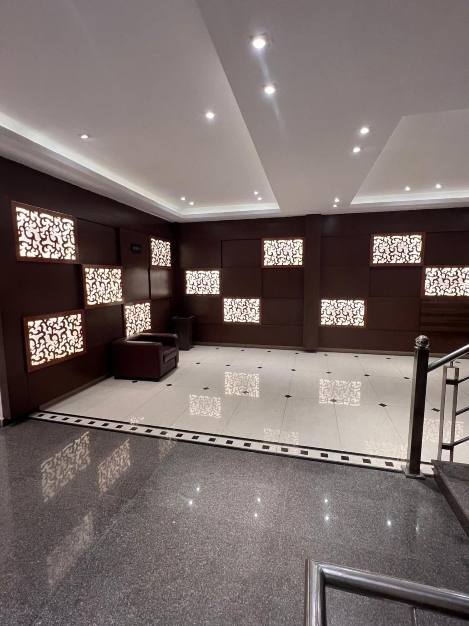 Hotel Sb Castle Kanpur Zewnętrze zdjęcie